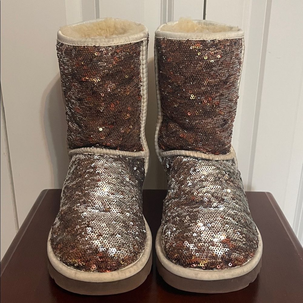 UGG Sequin Rose Gold Classic Short Boots Women's 7.5 F19012G